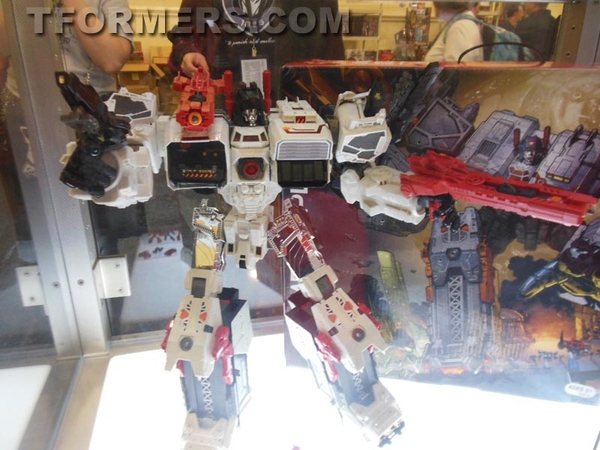 BotCon 2013   Transformers SDCC Images Gallery Metroplex, G1 5 Pack, Shockwaves' Lab  (45 of 101)